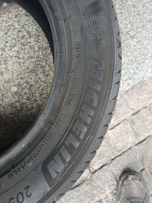 2 pneus 205 60 r16 Michelin