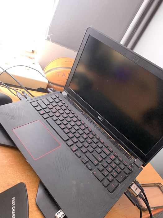 Laptop dell 5577 i5/gtx1050 4gb/16gb ram/ssd/hdd