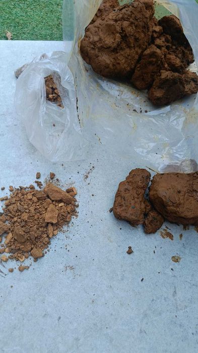 Za darmo glina, gips poprzemysłowy do rekultywacji terenu.