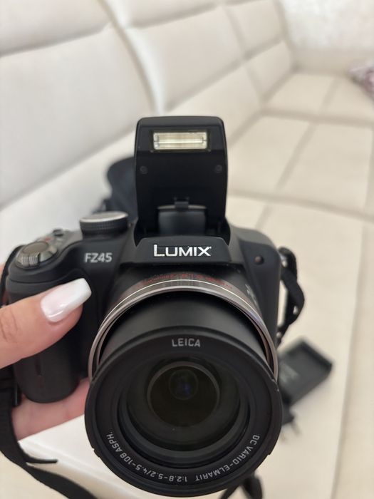 Цифровий фотоапарат Panasonic DMC-FZ45