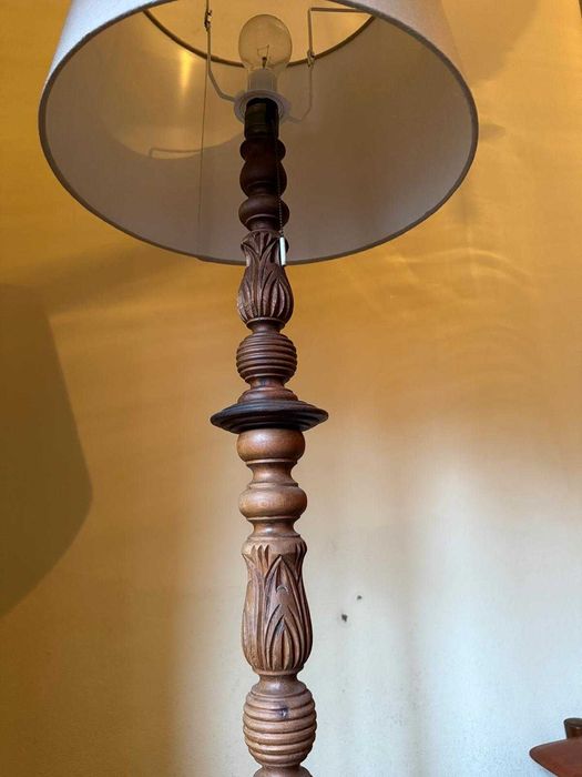 Candeeiro de sala em Madeira