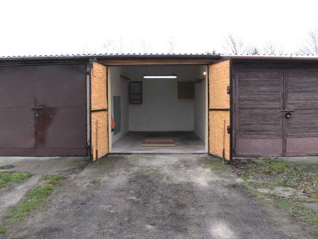 Garaż ul. Sikorskiego  os. Polonez.