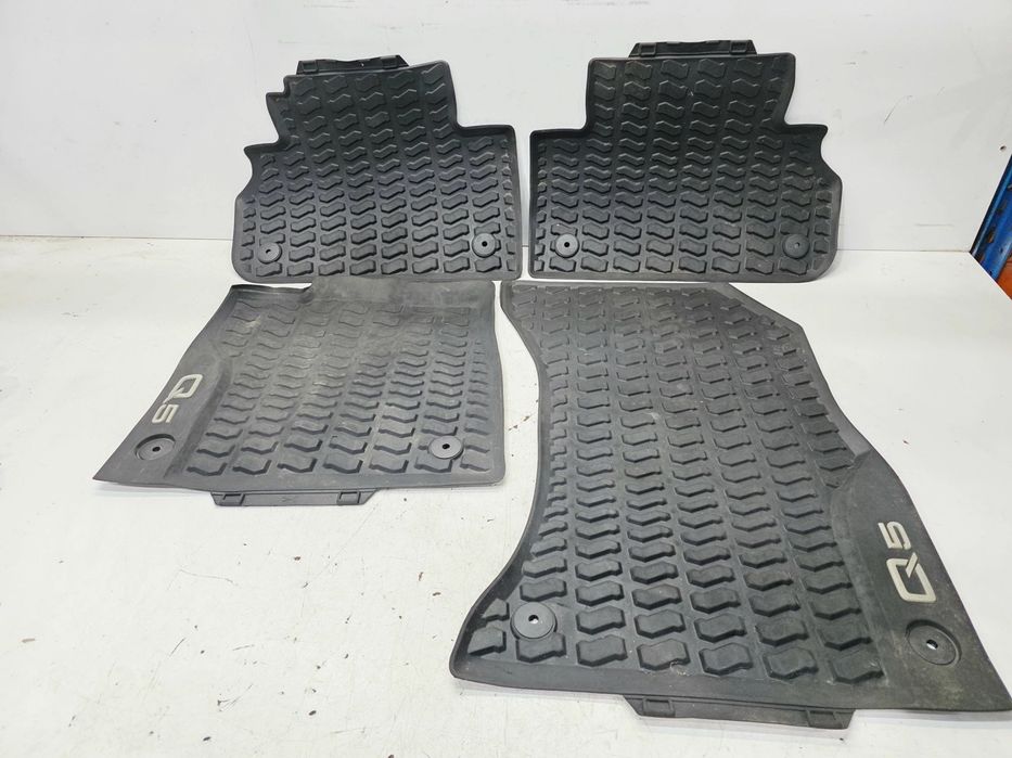 DYWAN DYWANIKI GUMOWE KOMPLET AUDI Q5 FY 80A061511 80B061501