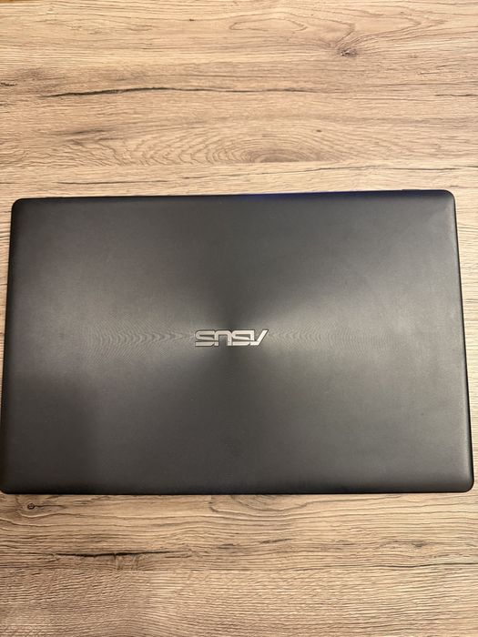 Laptop Asus X550V