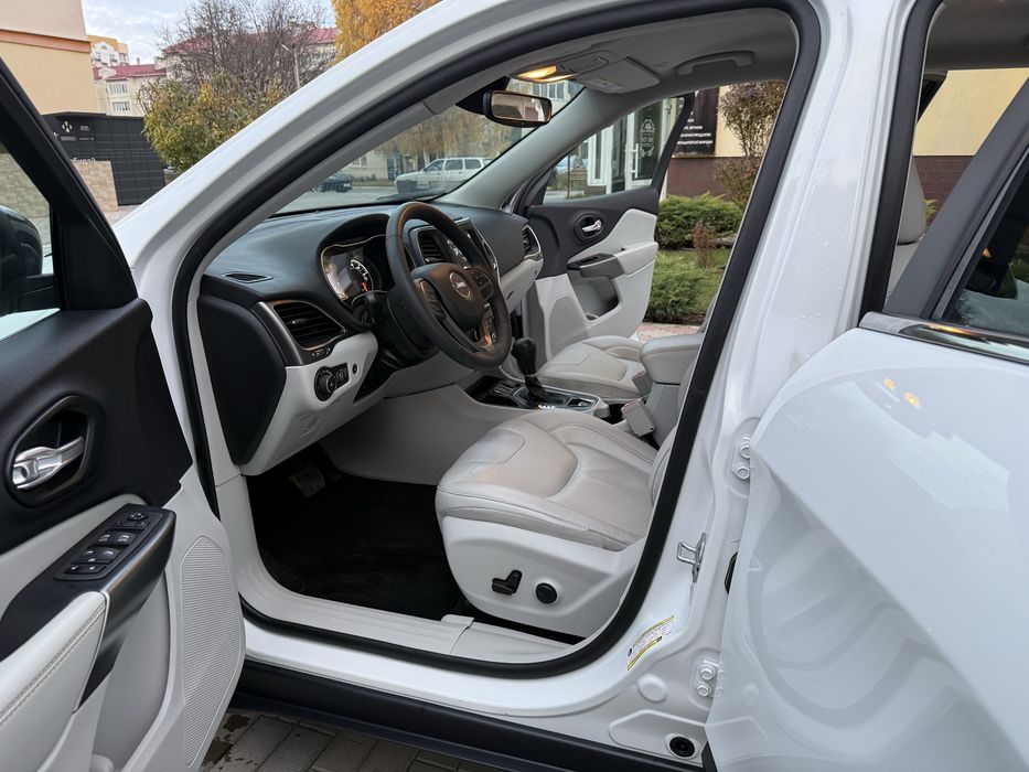 JEEP CHEROKEE 2022 р. 3.2