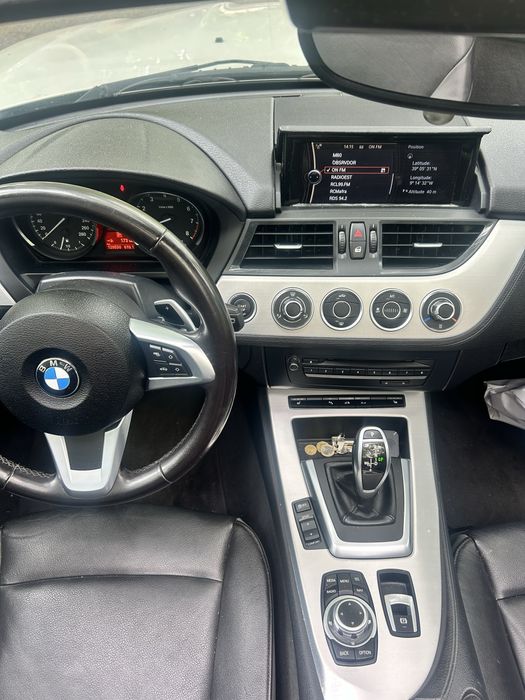 BMW Z4  caixa automatica 8 velocidades