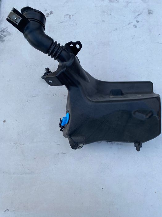 Бачек омывателя Тесла Модел 3 Tesla Model 3