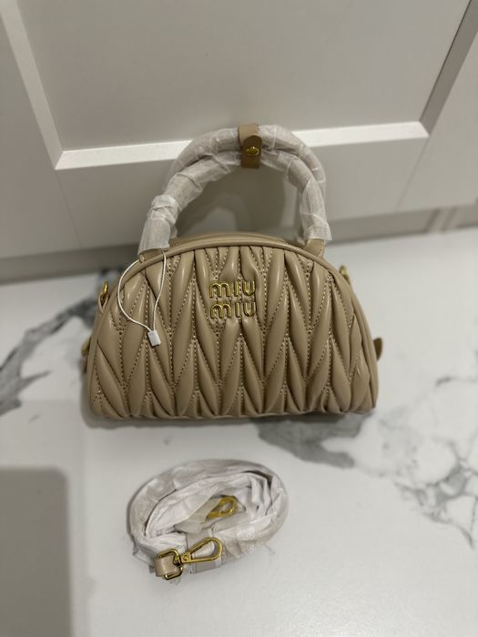 Torebka bezowa kuferek miu miu