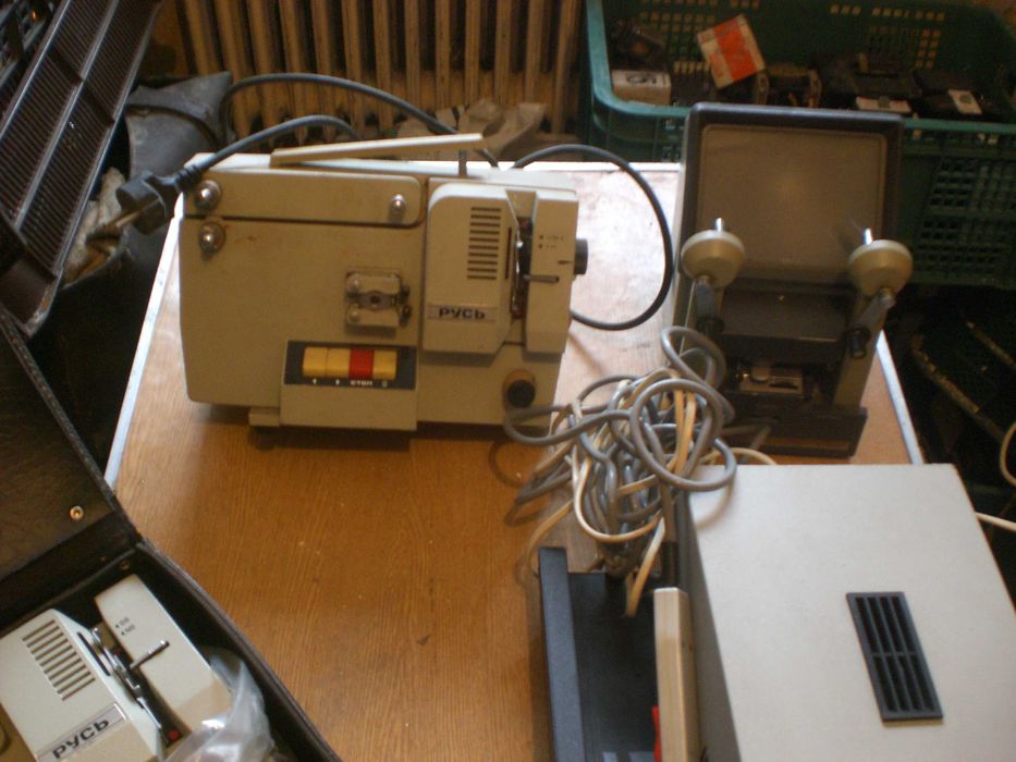 radia, gramofony itp. z epoki prlu