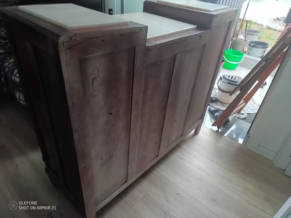 Móvel com espelho - 190 €