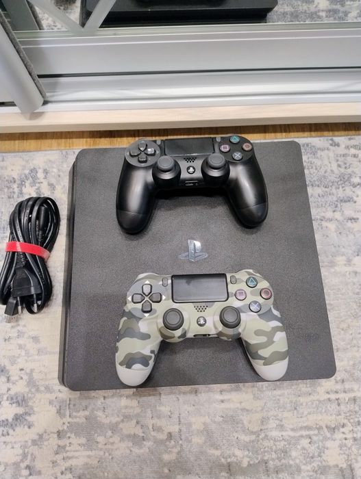 Sony PlayStation 4 slim 512 GB 2 геймпади