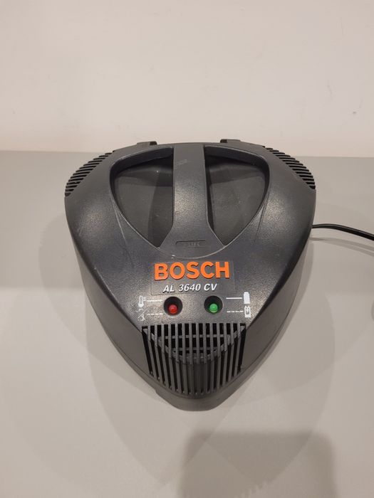 Ładowarka Bosch AL3640CV stan bdb