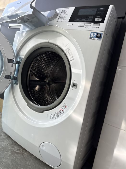 Máquina de Lavar e Secar Roupa AEG Série 7000 Kombi (Modelo DualSense)