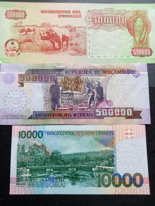 3 notas 500 000 Kwanzas,500 000,Meticais e 10 000 Dobras, raras