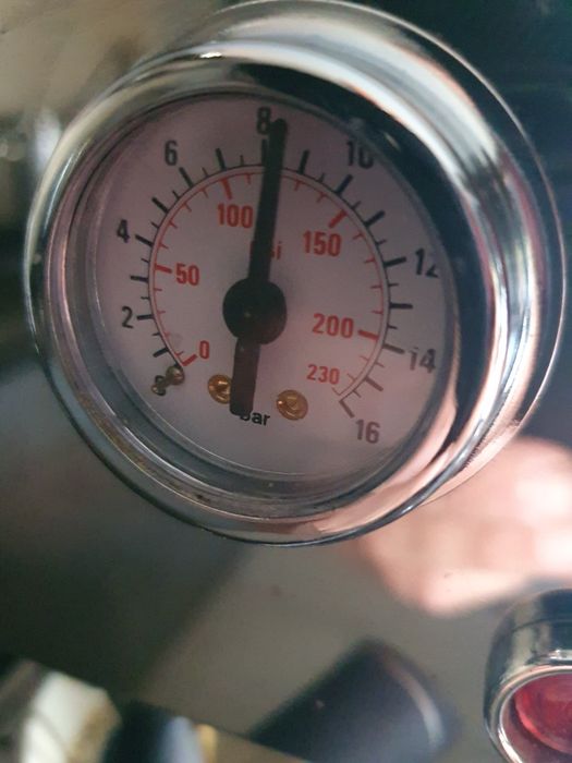 Włoski ekspres kolbowy 8 bar po serwisie wysyłka gratis