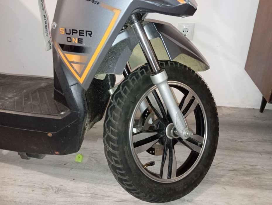 Moto elétrica(semi-nova)