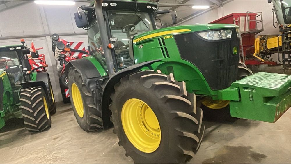 Ciągnik John Deere  7290R super stan