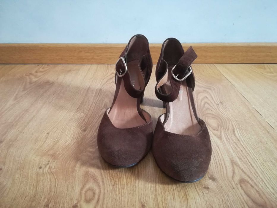 Sapatos castanhos camurça - nº 37