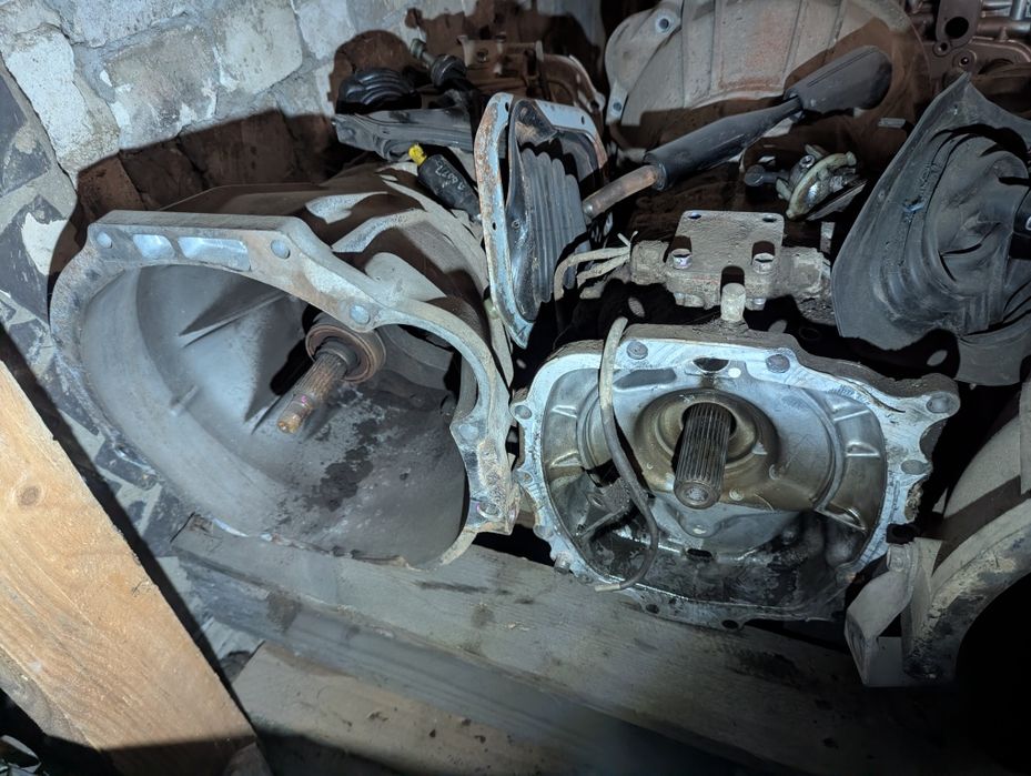 Механічна коробка передач Mitsubishi L200, Pajero Sport 2006-2015 роки