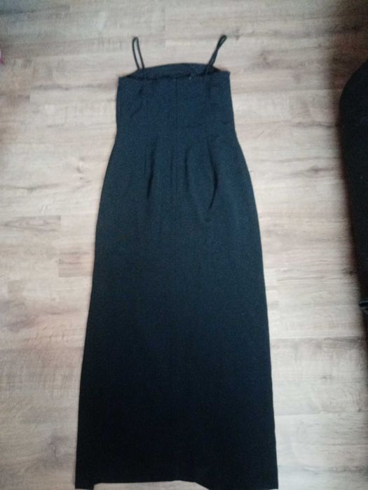 Sukienka czarna długa