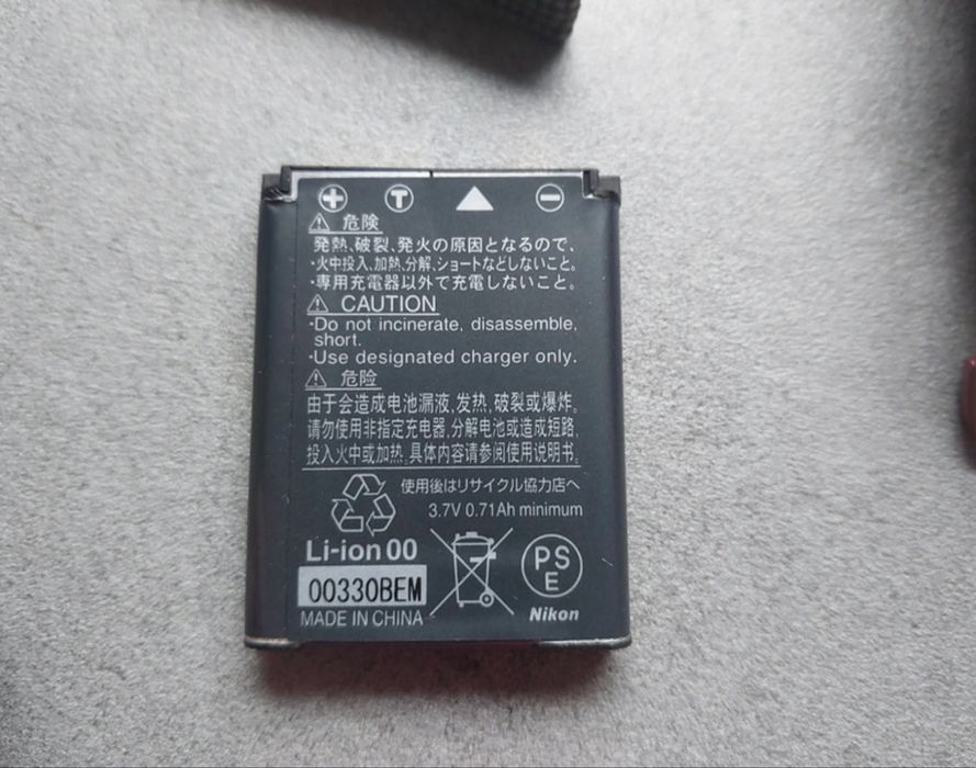 camara nikon vermelha