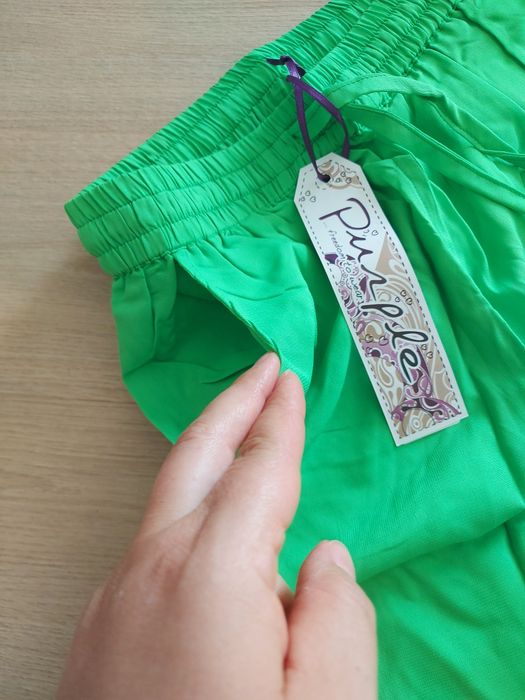 Calça verde fluorescente