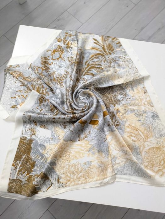 Apaszka old money boho złoty las 70x70 cm