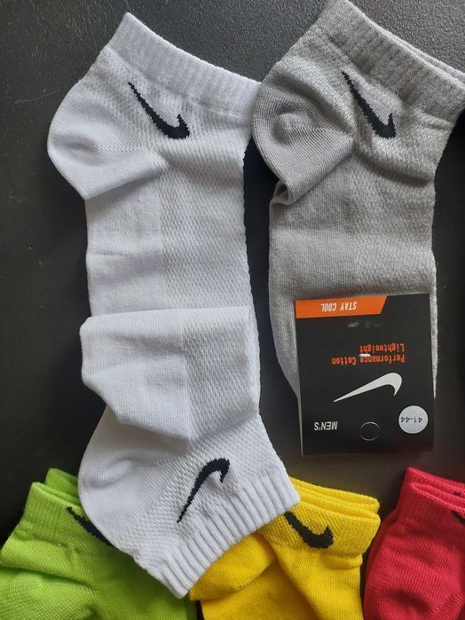Низькі/короткі шкарпетки Nike/Найк яскраві/яркие носки