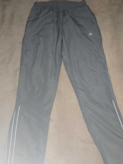 Спортивный костюм женский