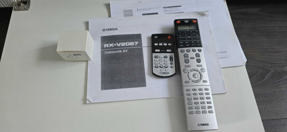 Yamaha RX-V2067 amplituner