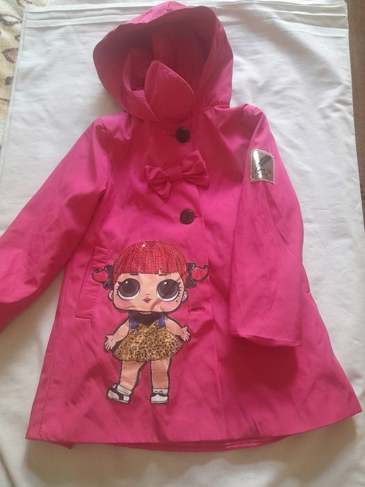 Малиновий плащик