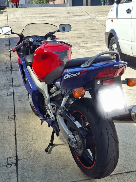 Cbr600 f4 só 24.000 khm