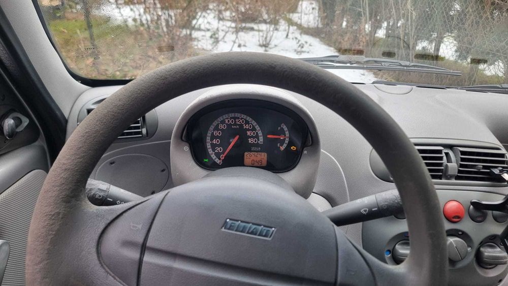 Fiat Seicento srebrny