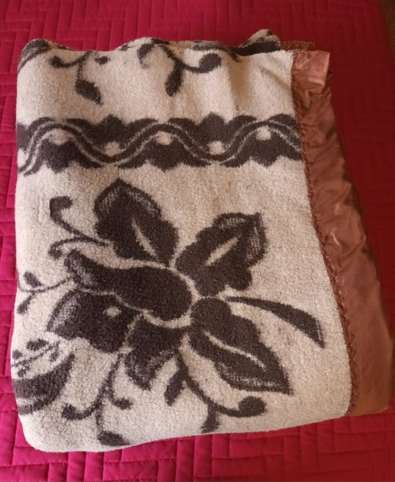 Cobertor castanho e beje