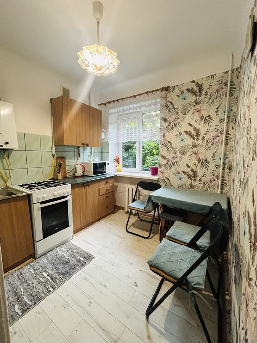 Квартира в центрі, подобово. Опалюється цілодобово