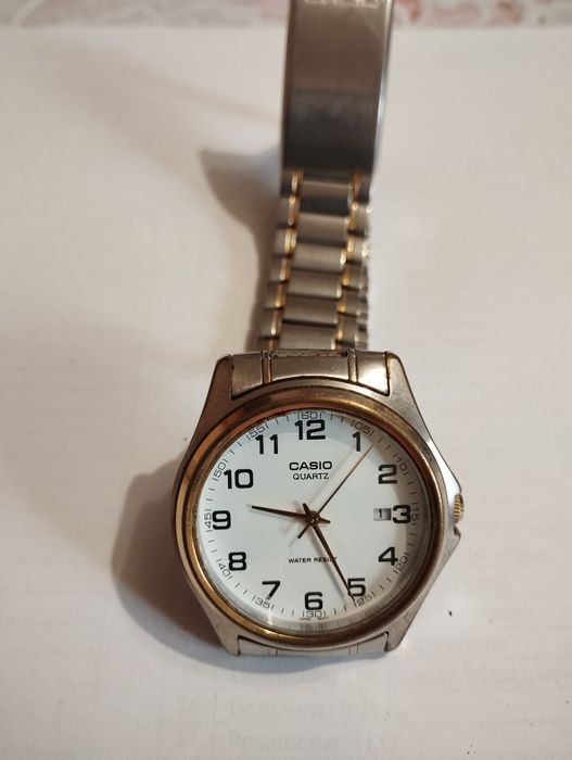 Продам чоловічий годинник Casio