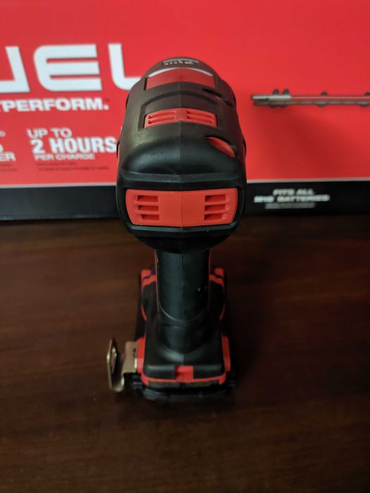 Імпульсний гайковерт-шуруповерт  Milwaukee M18 2656-20 1/4 Hex