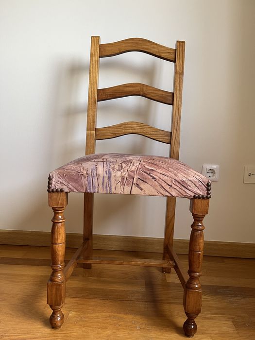 Cadeira de madeira maciça