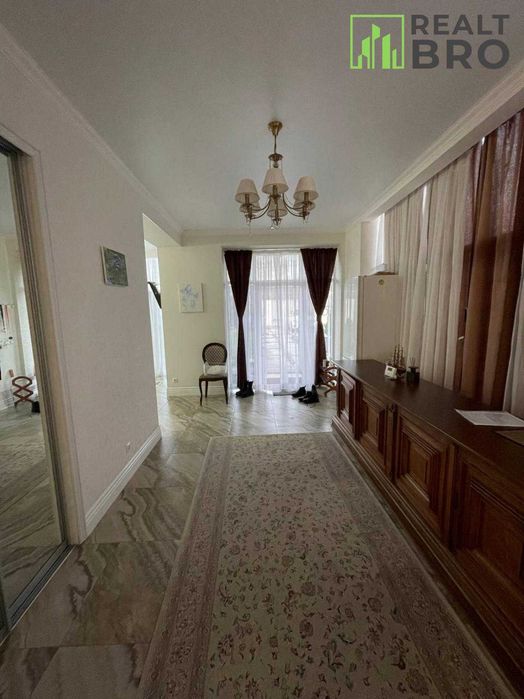 Оренда сучасного будинку, 245 м2