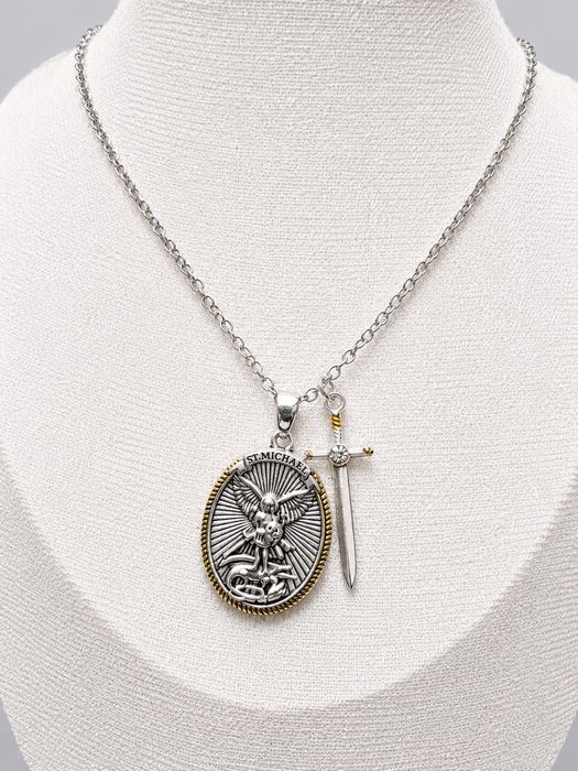 Colar São Miguel Arcanjo com Espada | Aço Inoxidável | Medalha Dupla Face