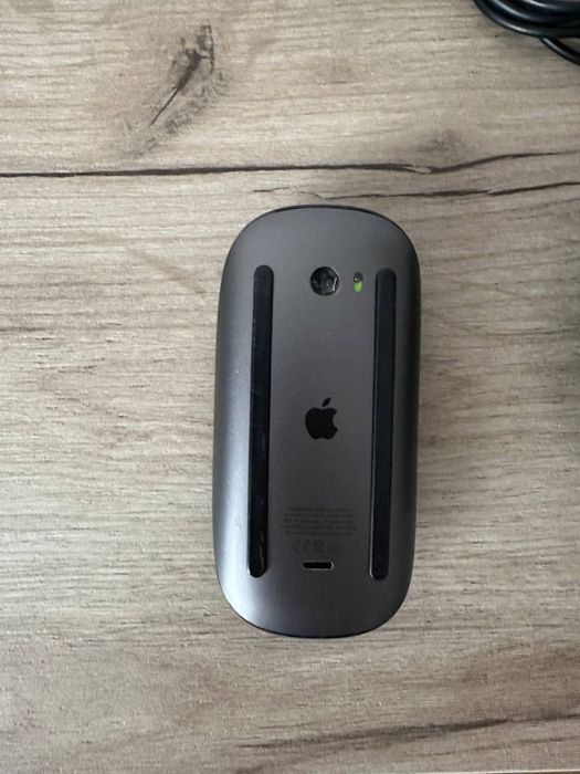 Продам Apple Magic Mouse + бездротову зарядну станцію (Fast Charge)