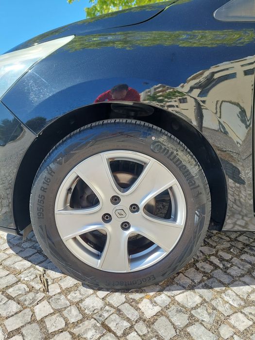 Renault Clio — fotografia 9
