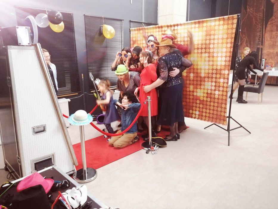 FOTOLUSTRO HIT Fotobudka 65" 4k impreza ślub wesele | cyfrowyślub.pl