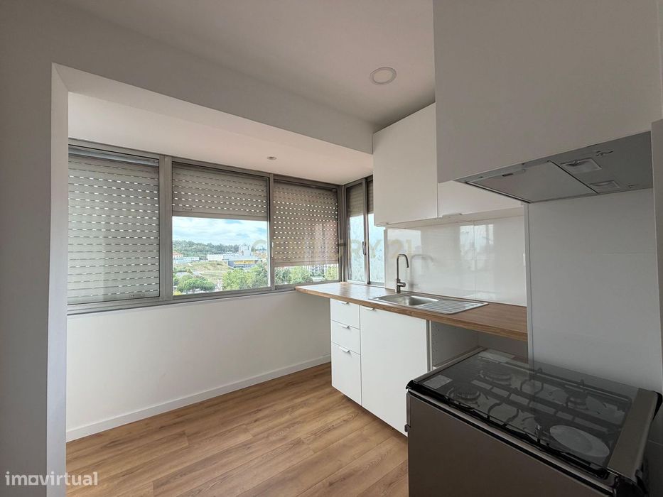 Apartamento T0+1  em Benfica, Lisboa com Vista Panorâmica.