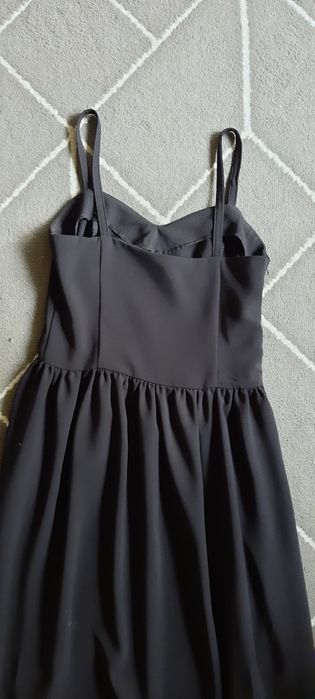 Długa sukienka z rozcięciem