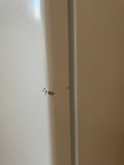 Продається холодильник Elenberg BMF-180