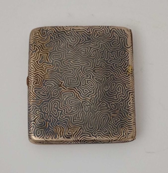 Srebrna papierośnica w Niello