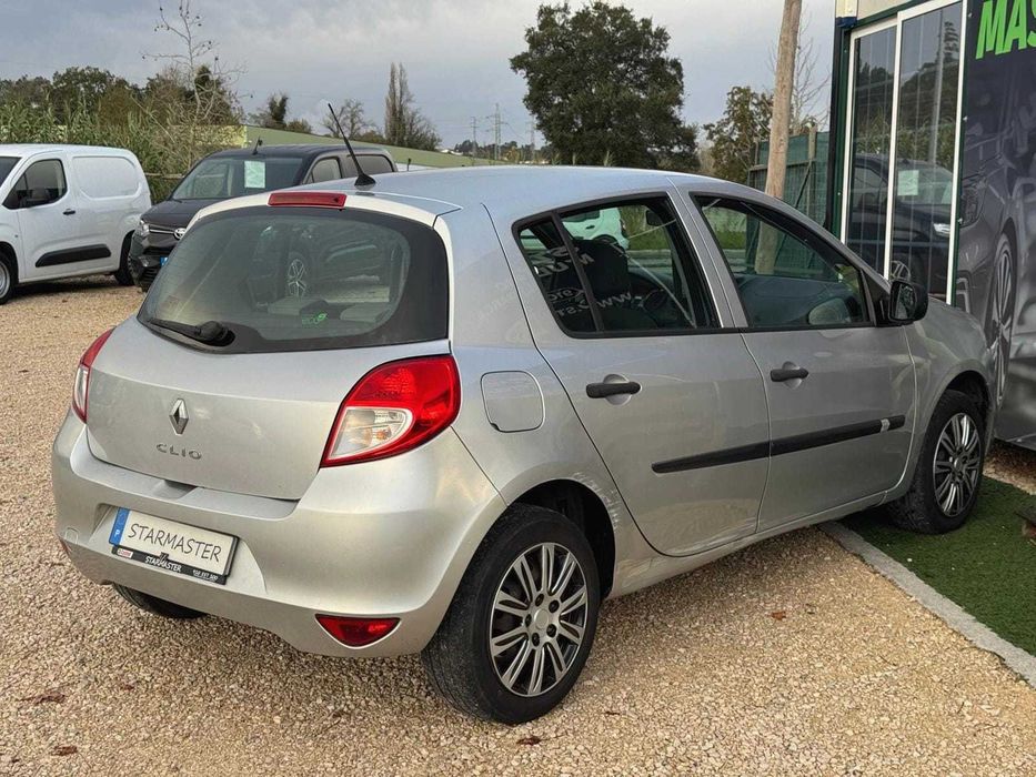 Renault Clio III 1.5 DCi Confort- Garantia incluída
