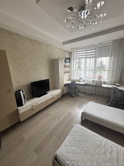2 кімнатна квартира + велика кухня вітальня, Позняки, Дарницький район