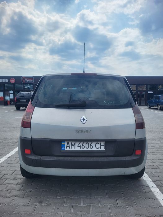 Renault Scenik      .